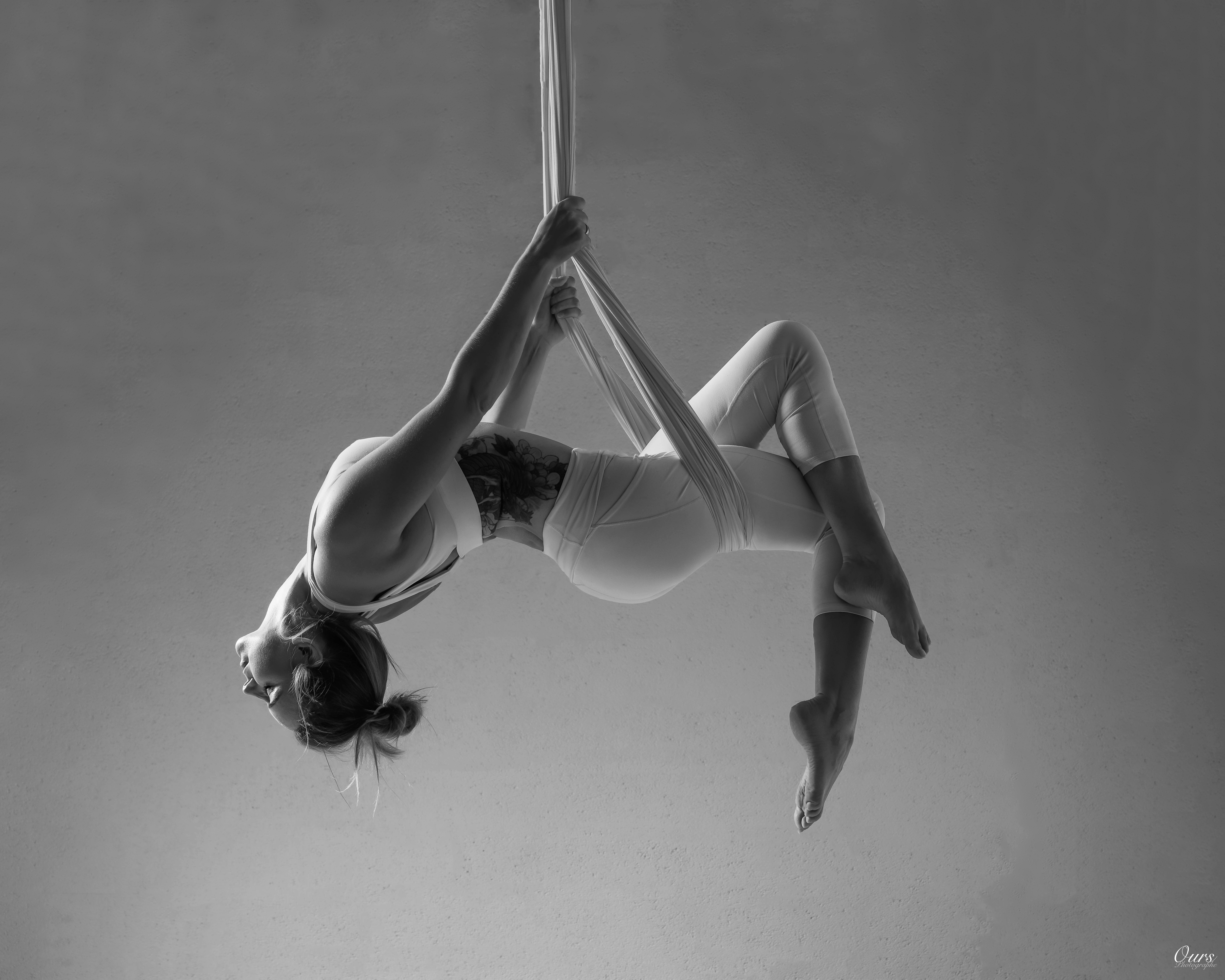 Les bienfaits étonnants du yoga aérien sur le corps et l’esprit