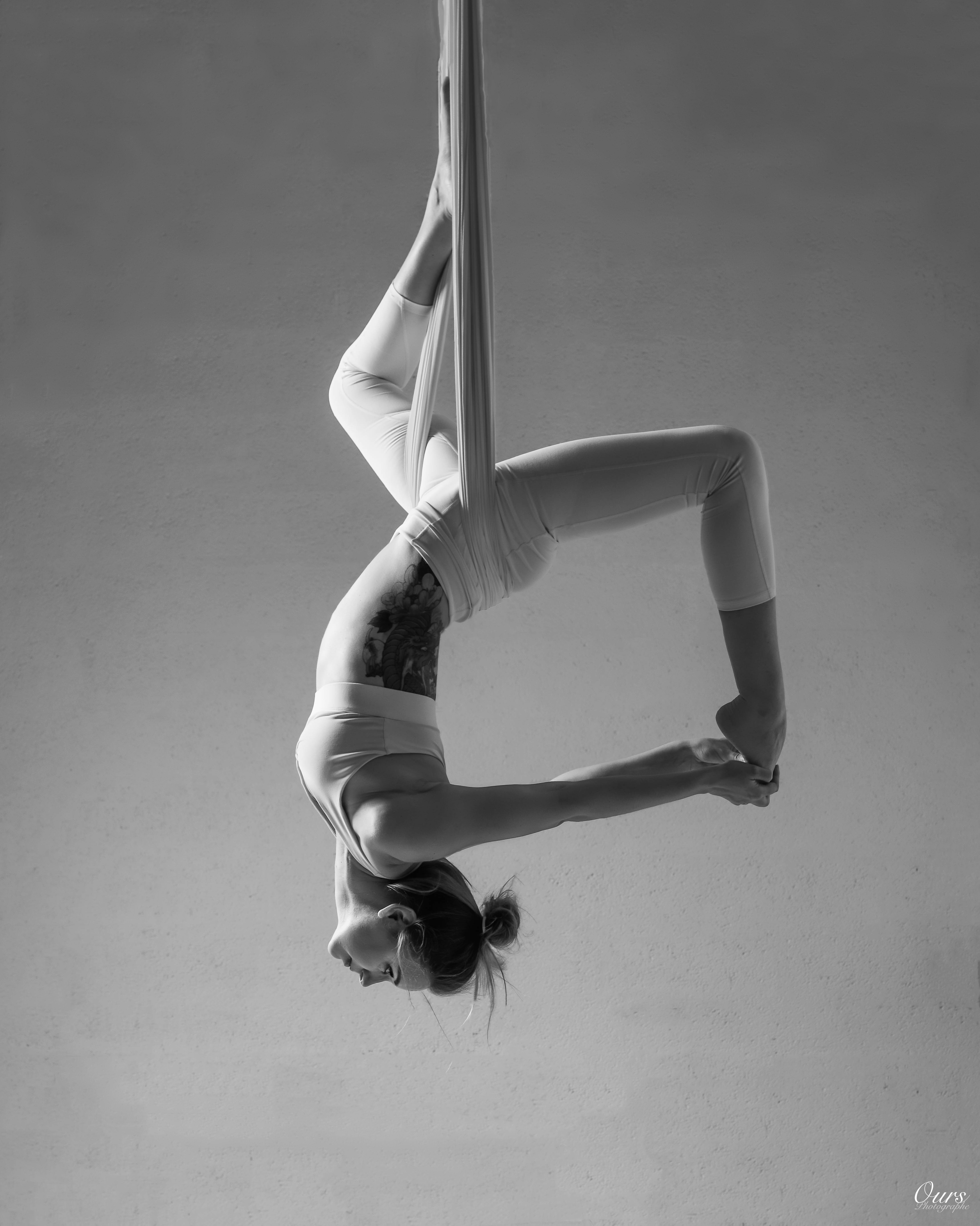 Les bienfaits des postures inversées spécifiques au Yoga Aérien