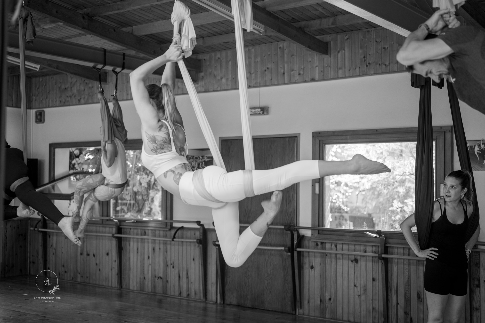 Découvre comment le yoga aérien va te transformer 